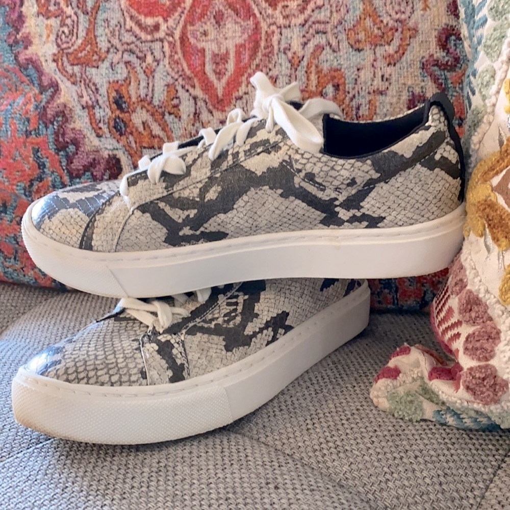 LIKE NÉW DR. SCHOLLS BE FREE 6.5 SHOE